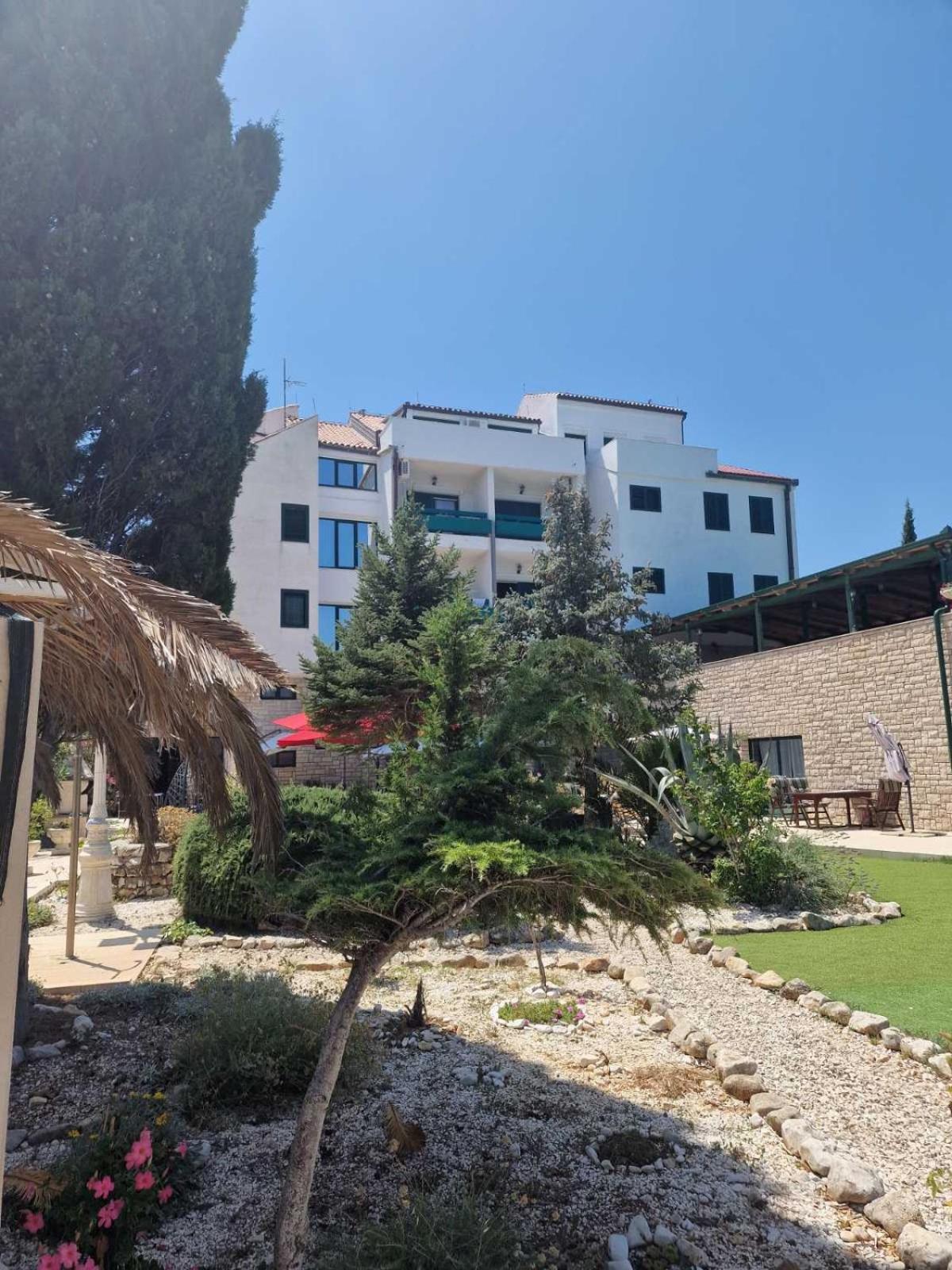 סלאטינה Hotel Marco Polo מראה חיצוני תמונה